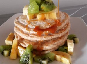 Una foto de Pancakes veganos esponjosos semiintegrales