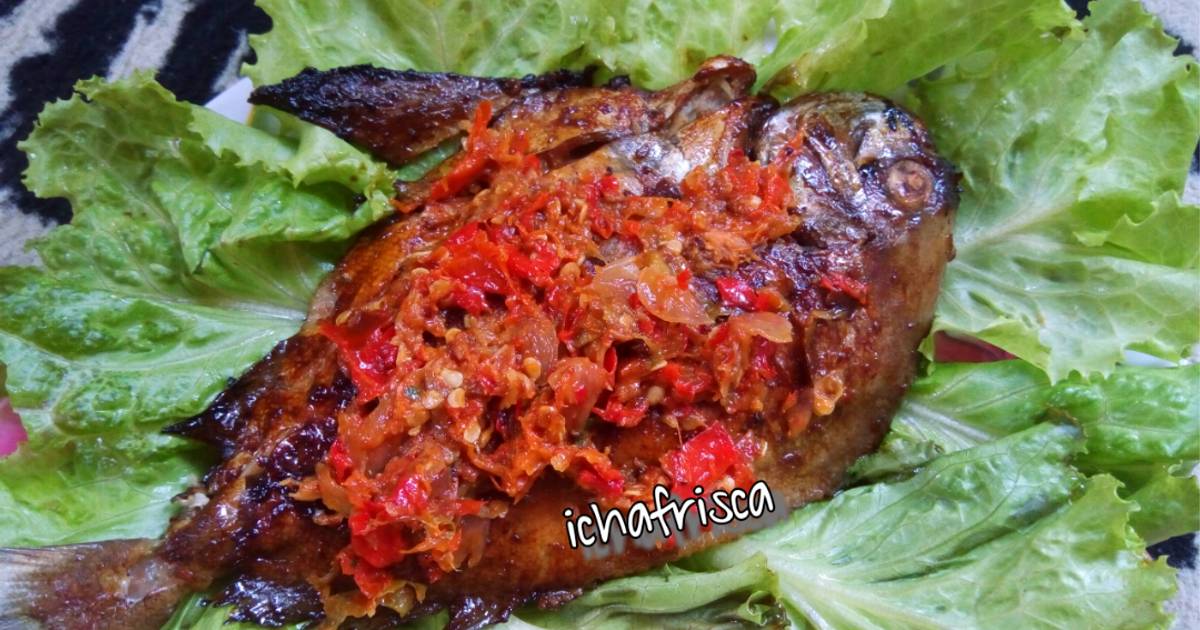 Resep Bawal Bakar Teflon Sambal Bawang Oleh Icha Friska Amelia - Cookpad