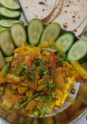 A picture of Aloo matar ki sabzi.