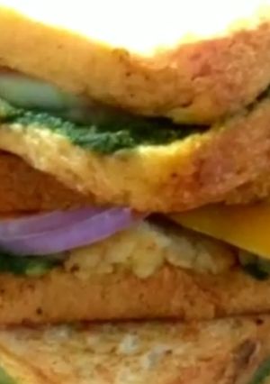 A picture of Special Veg Potato Sandwich.