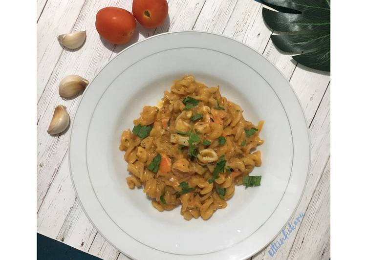 113. Fusilli Marinara Seafood