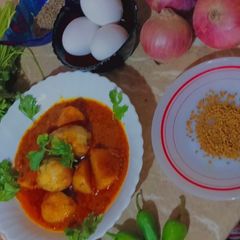 A picture of Andey Aloo ka salan.