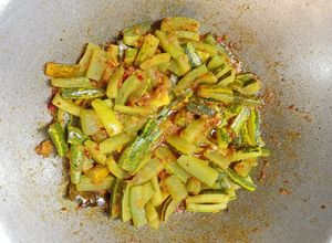 Foto resep Tumis Timun Krai Bumbu Kuning