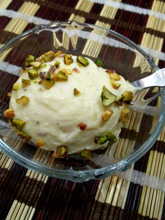 केसर पिस्ता श्रीखंड (Kesar pista shrikhand recipe in hindi) रेसिपी मुख्य फोटो