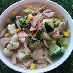 A picture of Brokoli kuah bakso.