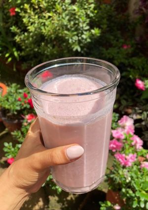 Una foto de Licuado saludable de frutos rojos