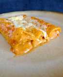 Canelones de calabaza con salsa de pimientos y albahaca