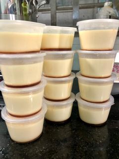 Hình của món Flan với whipping cream 🍮 CRÈME CARAMEL.