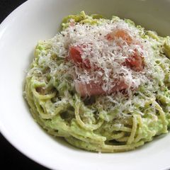 Avocado & Prosciutto Spaghetti A picture of Avocado & Prosciutto Spaghetti.