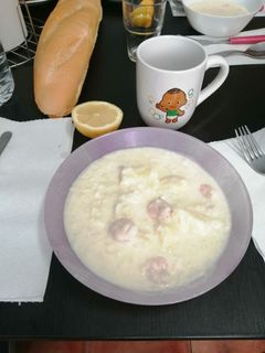 Una foto de Gazpachuelo con arroz y gambas