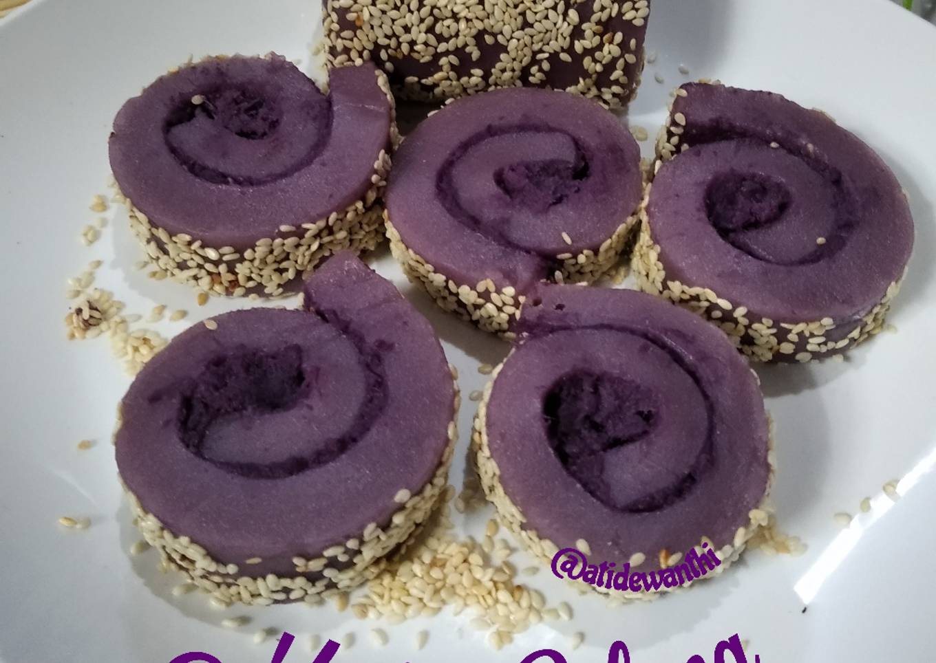 Resep *Mochi gulung isian ubi ungu*