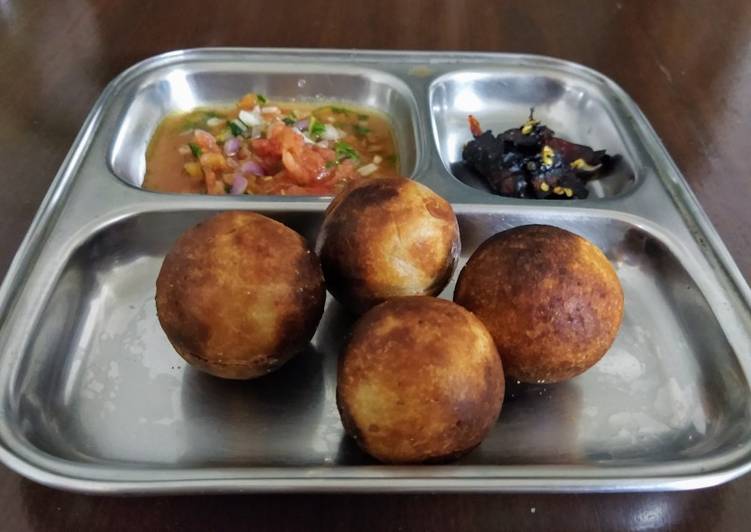 Sattu ki litti in appam stand