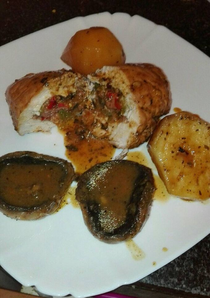 Una foto de Pechuga de pollo rellena de verduras al estilo fajitas
