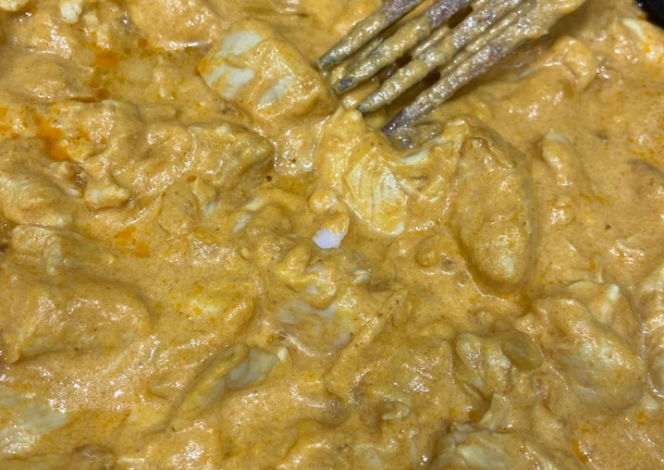 Pollo cremoso al curry