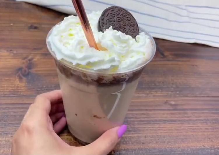 Easiest Way to Prepare Super Quick Homemade Chocolate milkshake Oreo