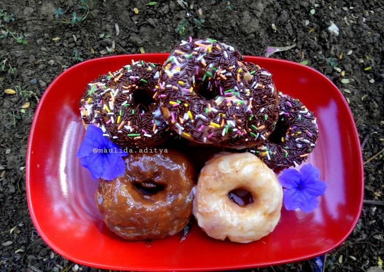 9. Donat Kentang Topping Gula leleh dan meises ceres**