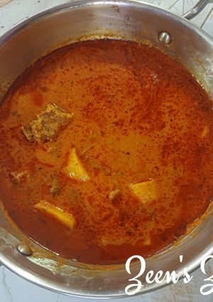 A picture of Hyderabadi Aloo Gosht Mahi Khaliya.