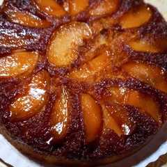 Una foto de Torta invertida de manzana con caramelo