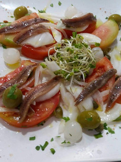Una foto de Tomate con anchoas
