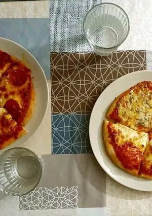 Foto principal de 🍕Pizzas de pepperoni y dos quesos🧀 con masa casera