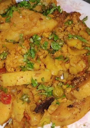 A picture of Aloo Gobi Matar (Potato, Cauliflower, and Pea Curry).