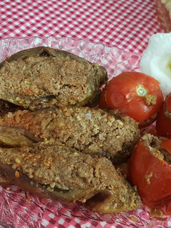 عکسی از دستور دلمه بادمجون و گوجه