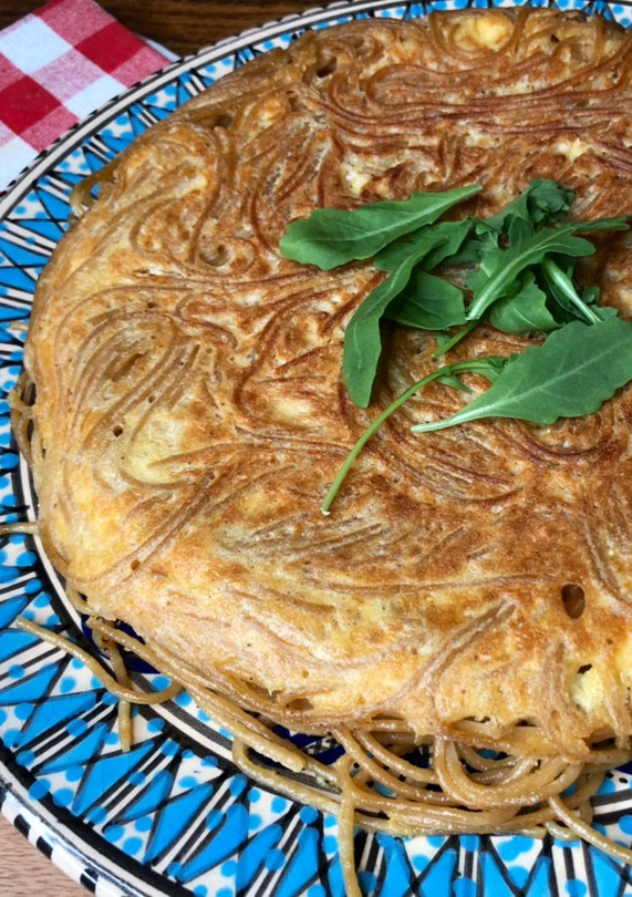Una foto de Frittata de espaguetis con queso