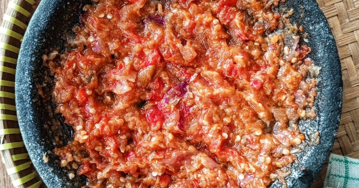 Sambal Bawang Tomat Mentah (Sambal Ayam Geprek)