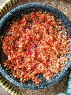 Foto resep Sambal Bawang Tomat Mentah (Sambal Ayam Geprek)