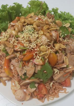 รูปของ 🍝ยำมาม่า(เย็นตาโฟ)