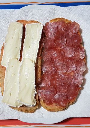 Foto principal de Llescas con embutido