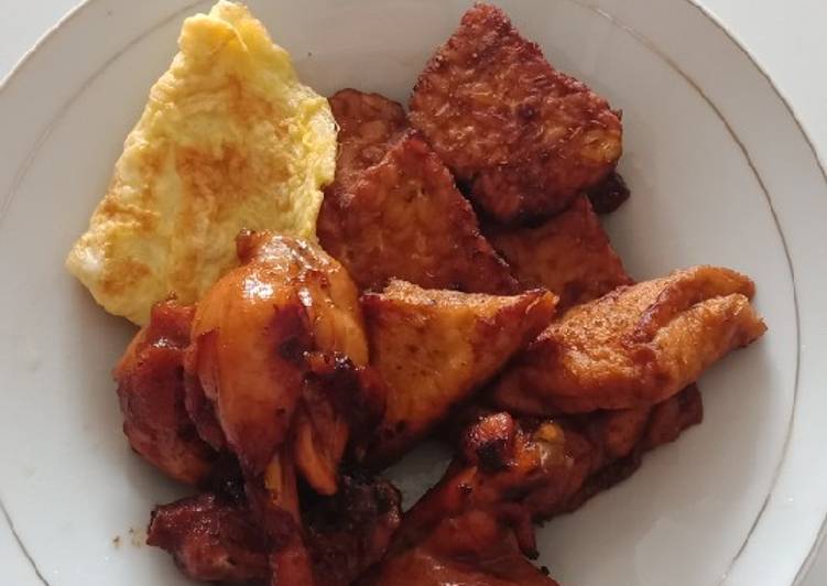 Ayam tahu tempe bacem