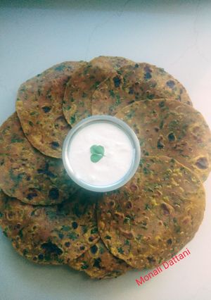 मेथी थेपला (Methi Thepla Recipe in Hindi) रेसिपी मुख्य फोटो