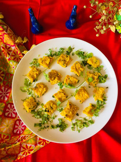 મેથી ઢોકળી (Methi Dhokli Recipe In Gujarati) રેસીપી મુખ્ય ફોટો