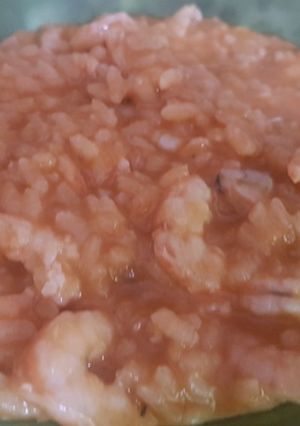 Una foto de Arroz con almejas y gambas
