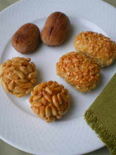 Una foto de Panellets variados