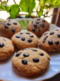 A picture of Choco filled cookies.