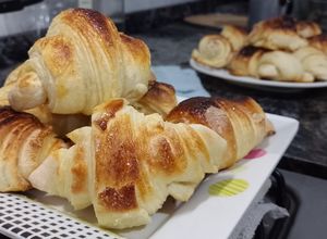 Una foto de Croissant al estilo casero 🥐
