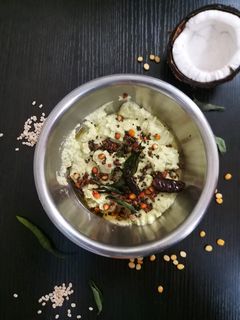 નારિયેળ ની ચટણી (Coconut Chutney Recipe in gujarati) રેસીપી મુખ્ય ફોટો