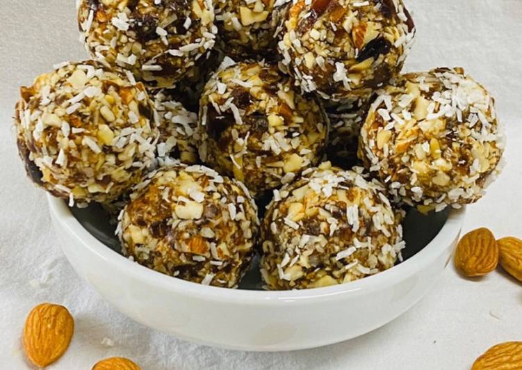 Dates Cashew Almonds Balls