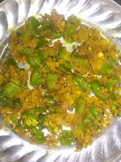 ભરેલા મરચાં (stuffed marcha Recipe in Gujarati) રેસીપી મુખ્ય ફોટો