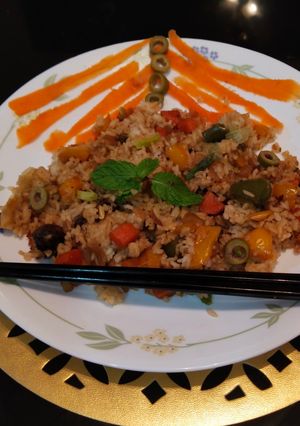 A picture of Chinese fried rice.