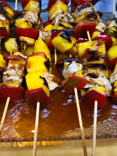 Una foto de Brochetas de Pollo y Mango