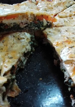 Una foto de Tarta de espinaca c/ atún, huevo, tomate y queso!!!