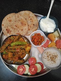 સરગવો બટેટા મરચાં નું શાક રેસીપી મુખ્ય ફોટો