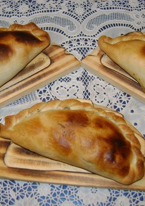 Una foto de Empanadas porteñas con carne picada hechas al horno