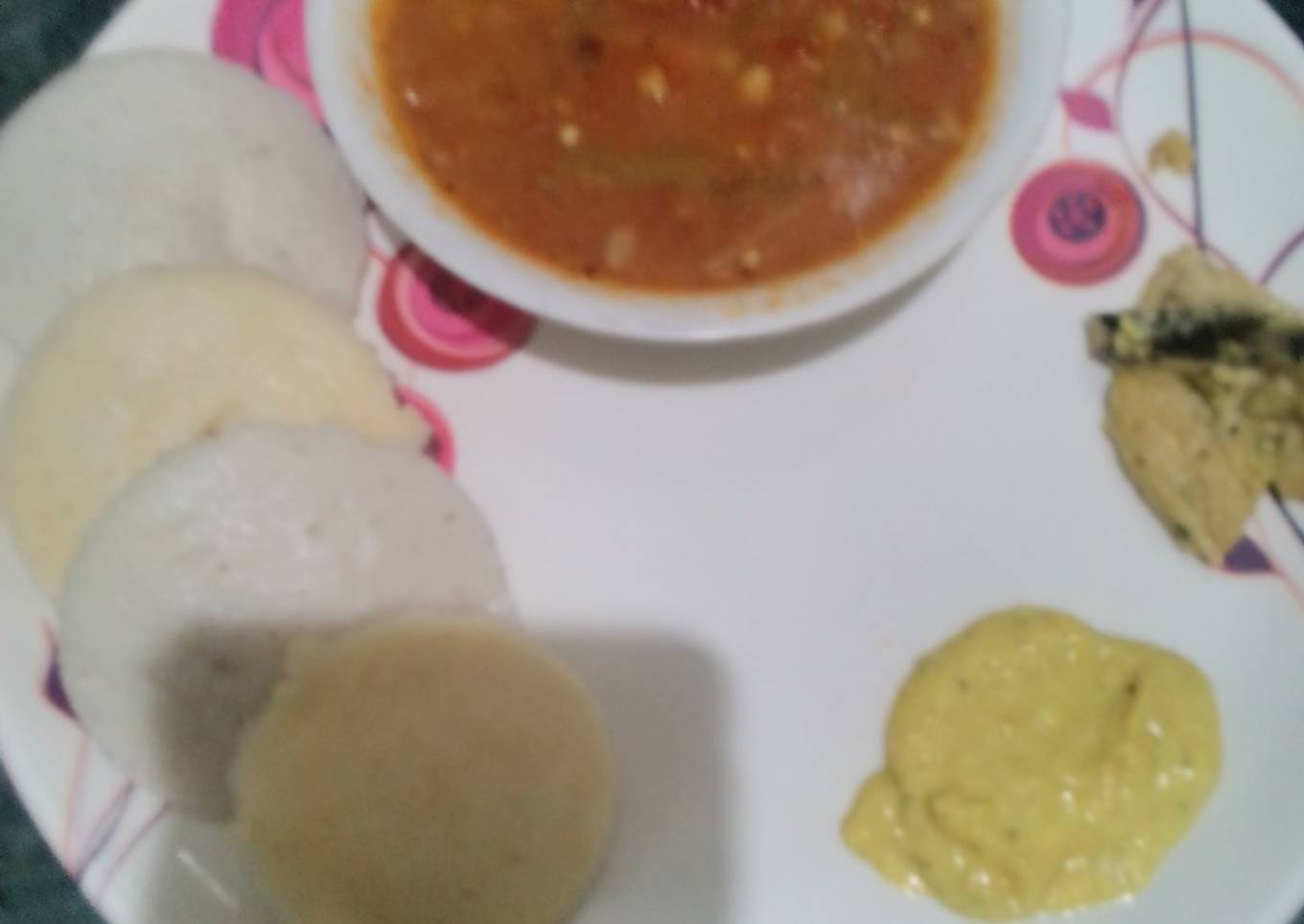 Idli Sambhar with peanuts & Splited gram chutney