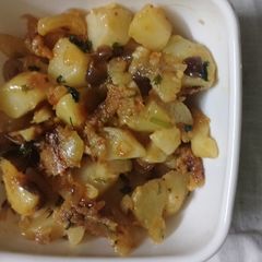 A picture of Pyaz k aloo.