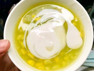 Chè bắp lá dứa