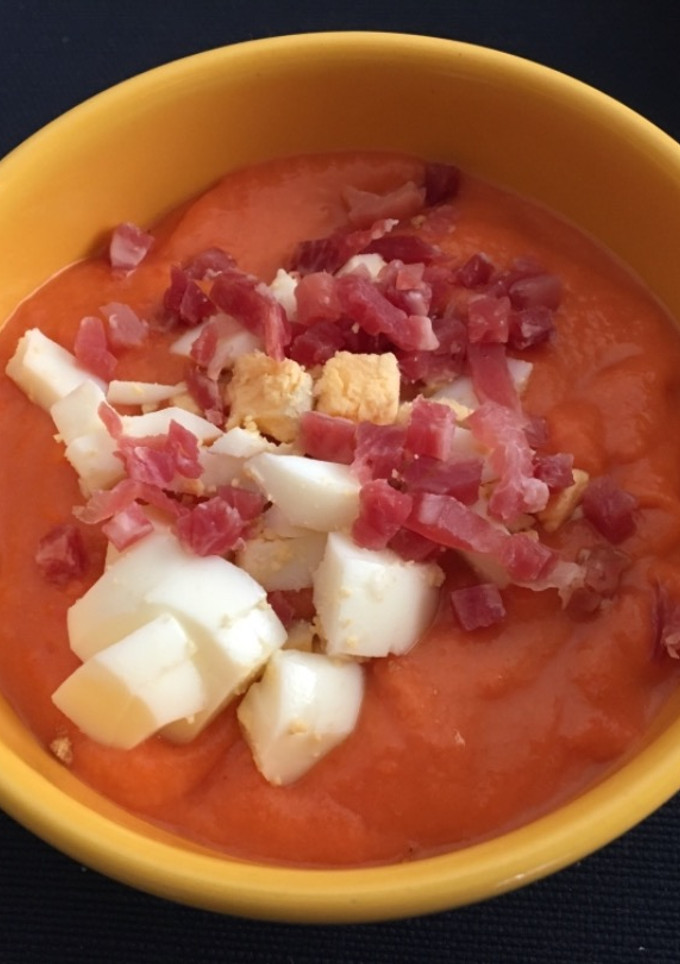 Una foto de Salmorejo con toque de manzana